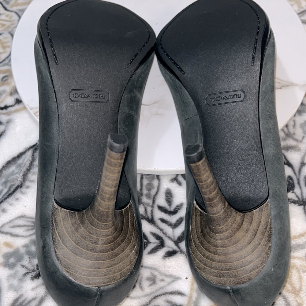 Coach Dinah Black Gray Leather Pumps Heels Buckle WhipStitch Women’s Size 8 B - Picture 12 of 14